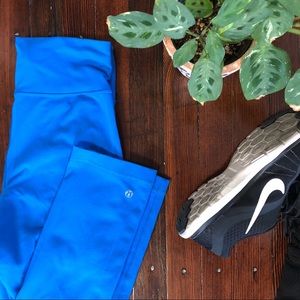 Blue Lululemon comfy Yoga pants *size 6*